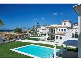 4 Bedrooms - Villas - Malaga - For Sale