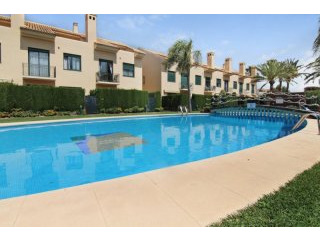 4 bedroom townhouse, 200 meters from..