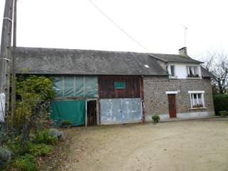 4 Bedroom House, Cellar, Hangar, Garden