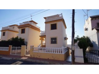 2 Bedrooms - Villa - Alicante - For Sale