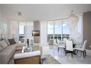 3 bedroom Flat For Sale: 4100 Island..