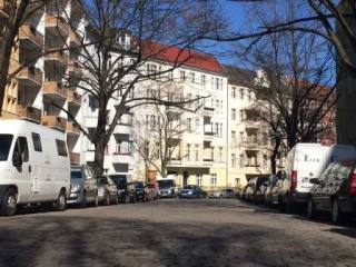 Attractive Altbau Apartment in Good..