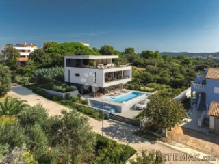 MODERNA VILA S MOREM NA DLANU!
