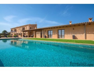 Outstanding villa – newly built in 2011- that’s allows you t..