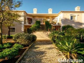 Golf Apartment For Sale In Algarve..