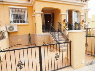 Large 3 Bed Townhouse with Terrace and..