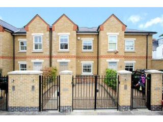 3 bedroom terraced house to rent