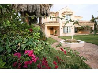 Villa - An impressive beachside villa..