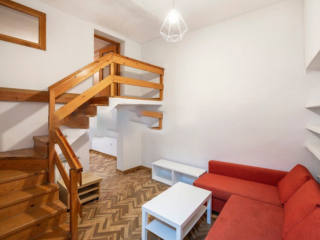 Estupendo apartamento interior en zona Huertas-Cortes..