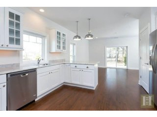 2 bedroom Apartment For Sale: 110 DUCK..