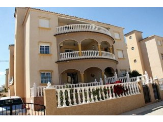 2 BED APARTMENT WITH COMMUNAL POOL AND..
