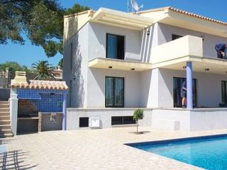 7 Bedrooms - Villa - Alicante - For Sale