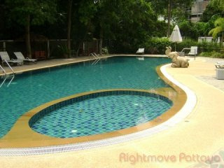 2 Bedroom Condo for sale in Pratumnak -..