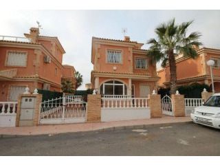 3 Bedrooms - Villa - Alicante - For Sale