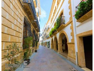 5 Bedrooms - Townhouse - For Sale