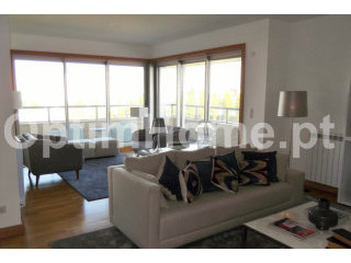 4 Bedrooms Flat For Sale - Lisboa
