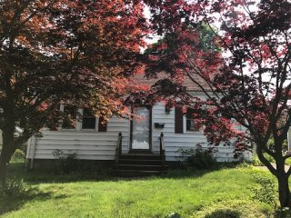18 Woodmont Rd West Haven, CT, 06516..