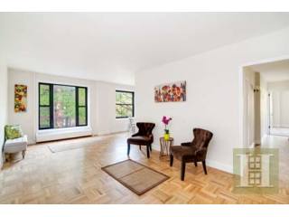 2 bedroom Apartment For Sale: 355..
