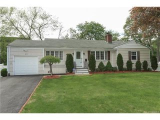 3 bedroom House For Sale: 209 Elwood..