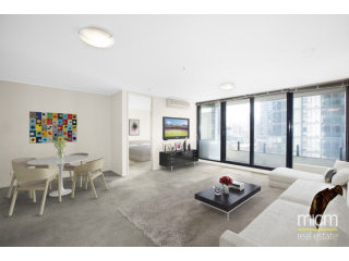 Ultra-Generous Southbank Living in The..