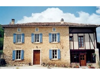 Beautifully Renovated 5 Bedroom Village..