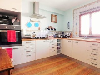 Charming Townhouse With Sea Views, 3..