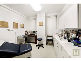3 bedroom Apartment For Sale: 1050 PARK..
