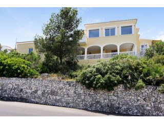 Beautiful house with panoramic views in..