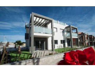 RS218, Apartments in Los Altos
