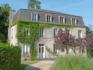 Maison De Maitre And Guardians House..