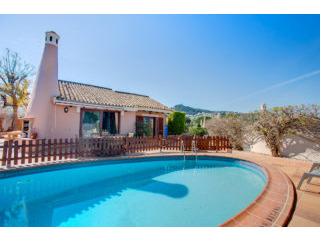 2 Bedrooms - Villa - Alicante - For Sale