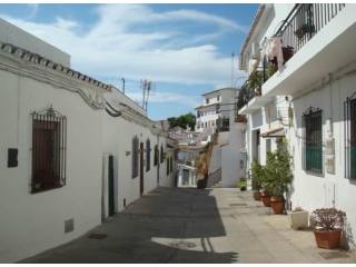 Apartment - Spacious ground floor..