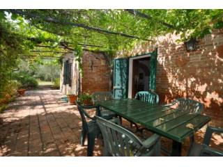 Restored Farmhouse Near Lake Trasimeno