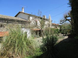 Detached House, 2 Gites + Large Garden