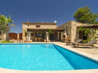 Hideaway In Gorgeous Natural Setting