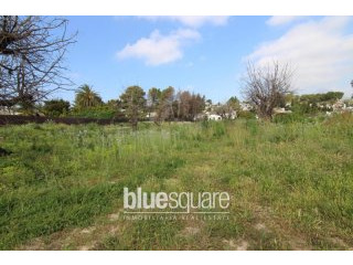 Nice plot for sale with sea views in..