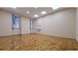 Rijeka, centar, stan od 124m2, 1 kat
