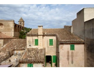 Magnificent house to be renovated with..