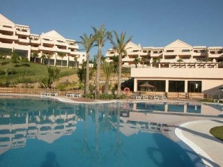 2 Bedroom Middle Floor Apartment