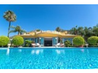 6 Bedrooms - Villa - Malaga - For Sale