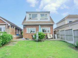 2 bedroom house in Minster On Sea..