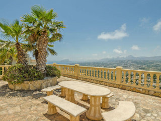 5 Bedrooms - Villa - Alicante - For Sale