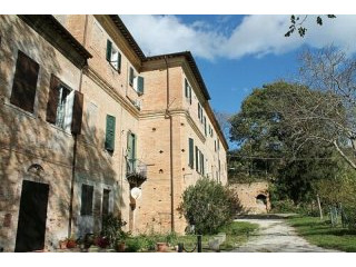 2 Floors Of A Beautiful Detached..