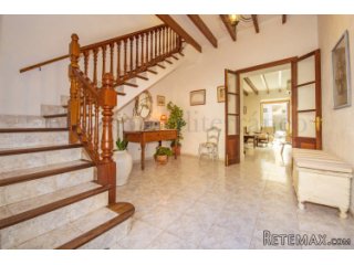 Roomy townhouse in the quiet and picturesque village of de..