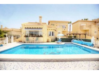 4 Bedroom 3 Bathroom Villa In..