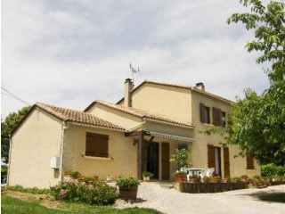 Lovely Villa With Terrace And Garden