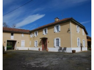 Pretty restored smallholding with..
