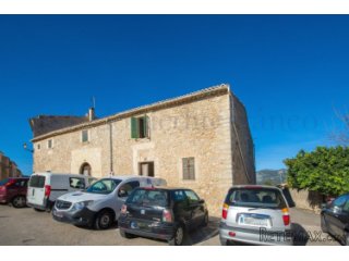 Townhouse in the centre of the pretty villa of Moscari to..