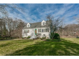 4 bedroom House For Sale: 31 Scott Road..