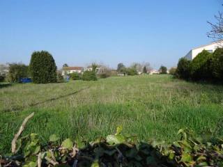 Off-Plan For Sale: 79000 NIORT